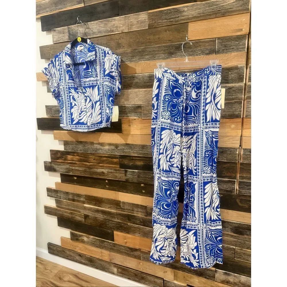 Two piece NWT set button front top pants blue white sz M